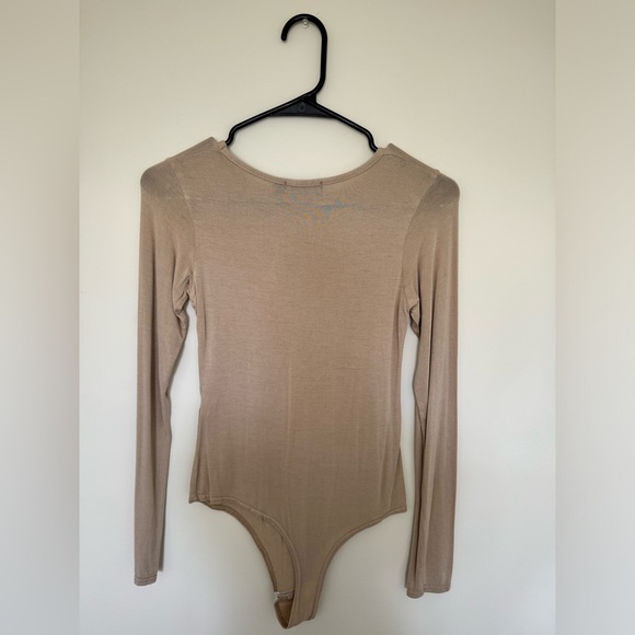 Pretty Little Thing Womens Brown Tan Long Sleeve Basic Bodysuit / Size US 4 - Picture 2 of 2